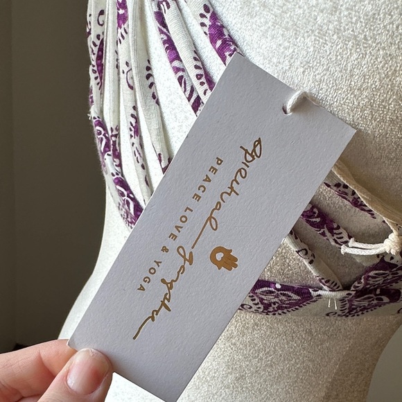 NWT Spiritual Gangster White and Purple Paisley Crop Top - Picture 2 of 7